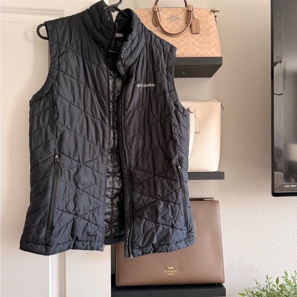 Columbia Women's Dark Quilted Vest - Picture 1 of 1
